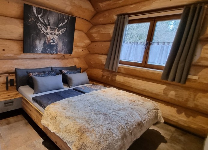 Schlafzimmer 1