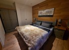 Schlafzimmer mit Bad en suite
